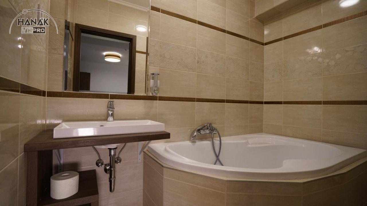 Hotel Irisz Nyíregyháza Exteriér fotografie