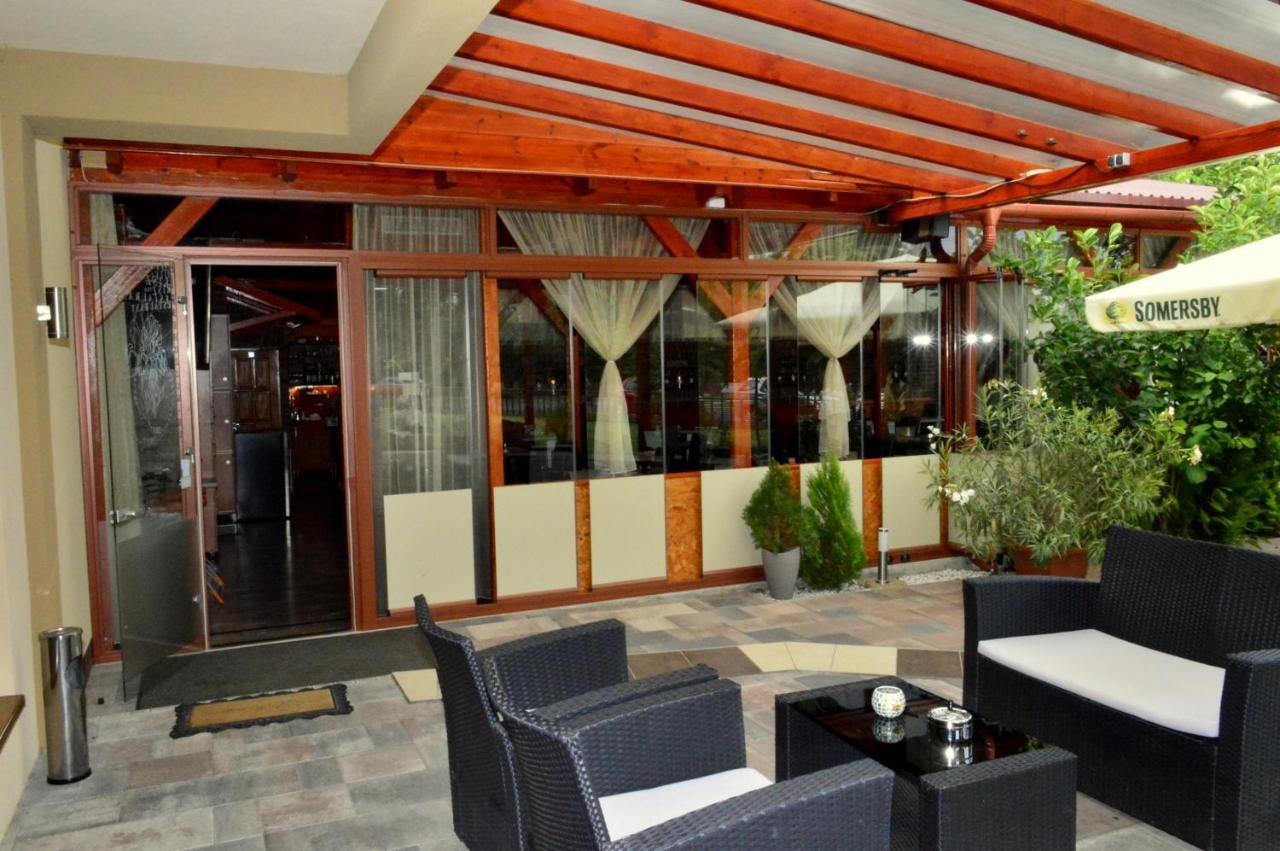 Hotel Irisz Nyíregyháza Exteriér fotografie